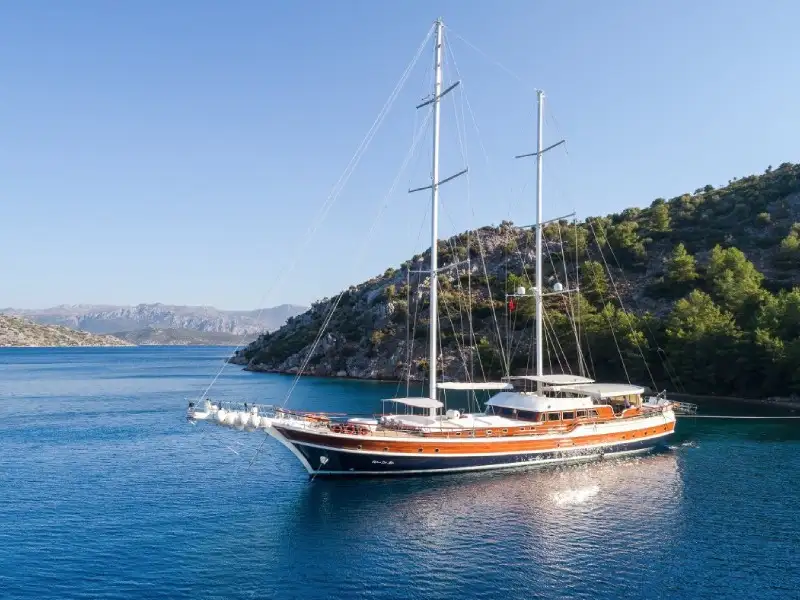 Ekmar Yachting Halcon Del Mar Bow Side View