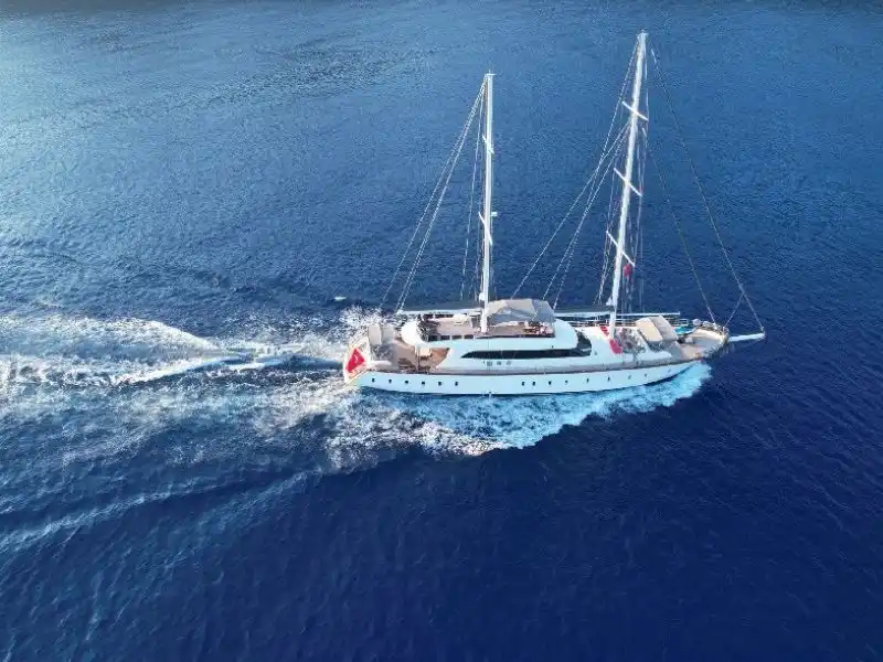 Ekmar Yachting Queen Of Makri Cruising View